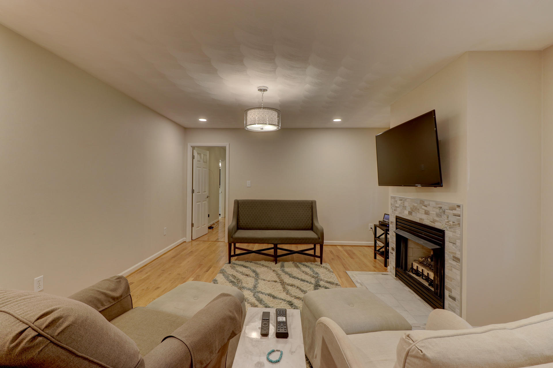 2051 Mountain View Road Vinton, VA 24179 - Photo 5 of 35 IMG_9427_28_29_30_31