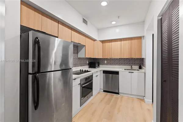 $2,450 | 810 7th Street, Unit 102, Miami Beach, FL 33139