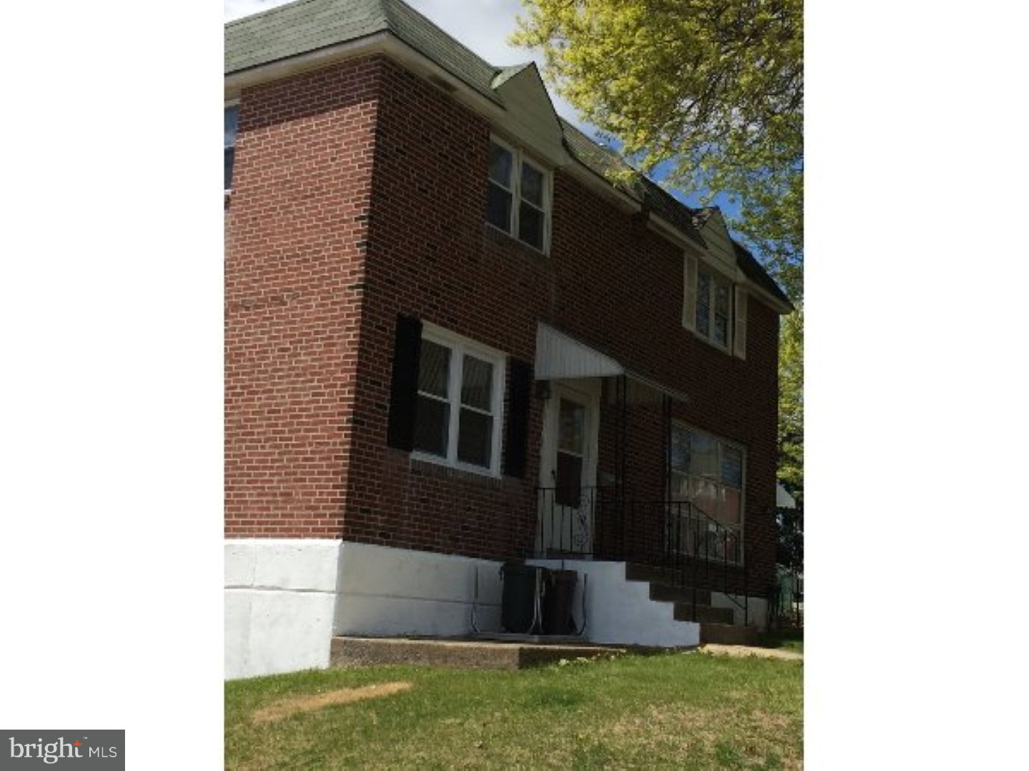 306 Laurel Road Sharon Hill, PA 19079 - Photo 2 of 13 Exterior Side