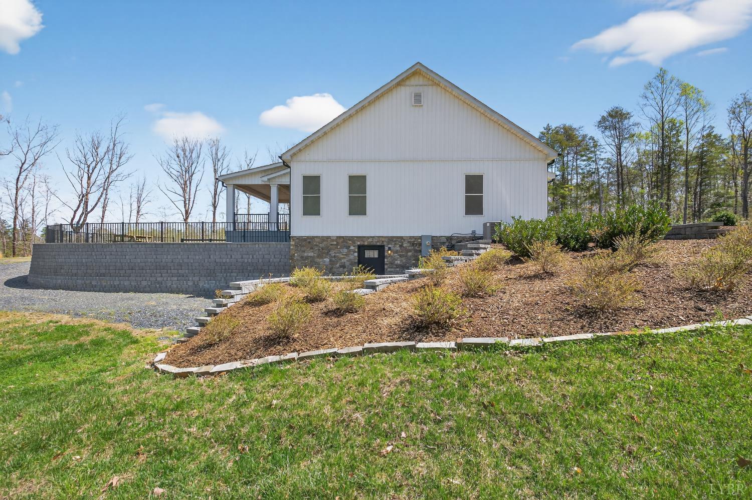 3162 Oak Hill Road Buckingham, VA 23921 - Photo 6 of 72