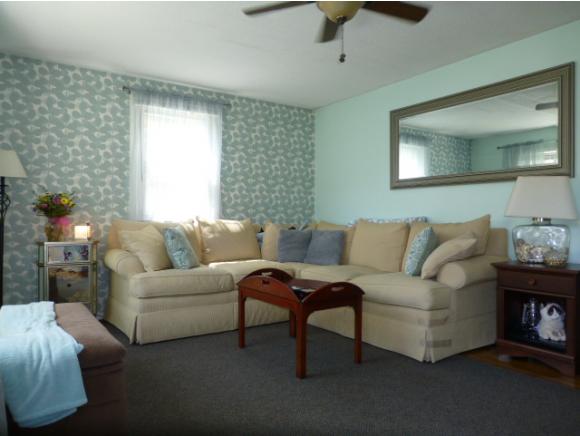 24 Cambridge Road Nashua, NH 03062 - Photo 5 of 10