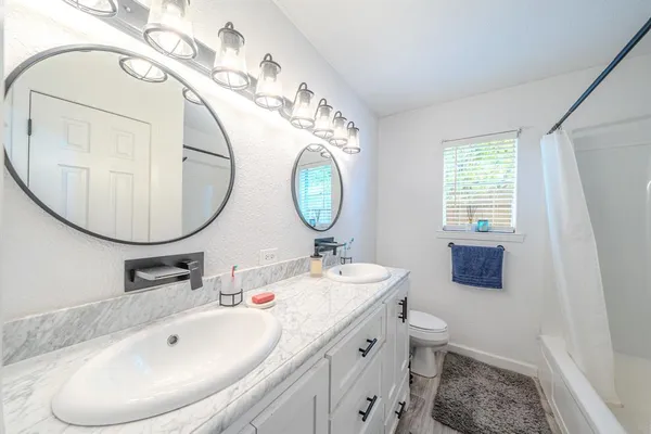 $275,000 | 605 Southeast 28th Avenue, Mineral Wells, TX 76067