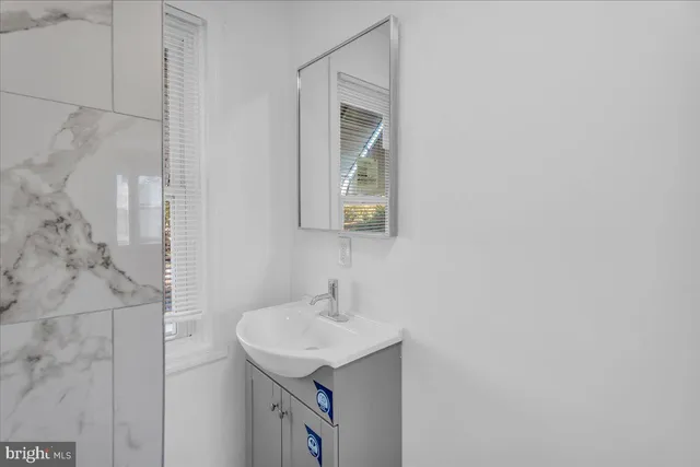 $195,000 | 255 Cedar Avenue, Woodlynne, NJ 08107