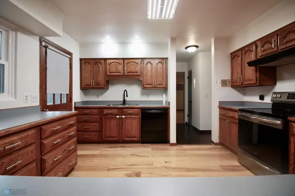 $284,900 | 429 14th Street North, Breckenridge, MN 56520