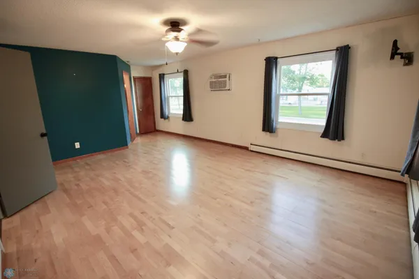 $299,900 | 429 14th Street North, Breckenridge, MN 56520
