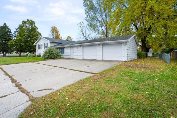 $299,900 | 429 14th Street North, Breckenridge, MN 56520