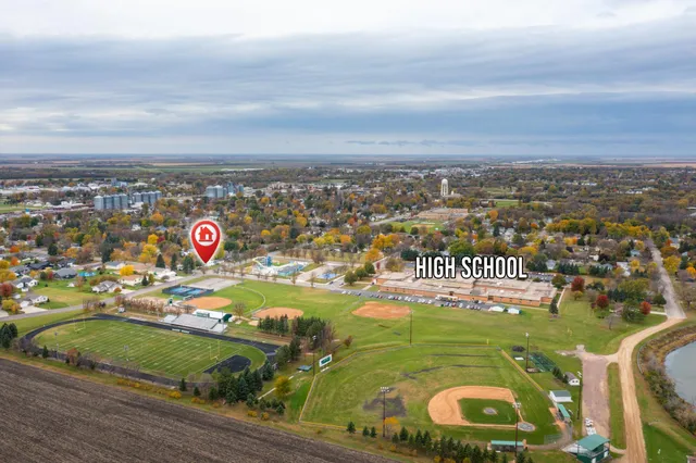 $315,000 | 429 14th Street North, Breckenridge, MN 56520