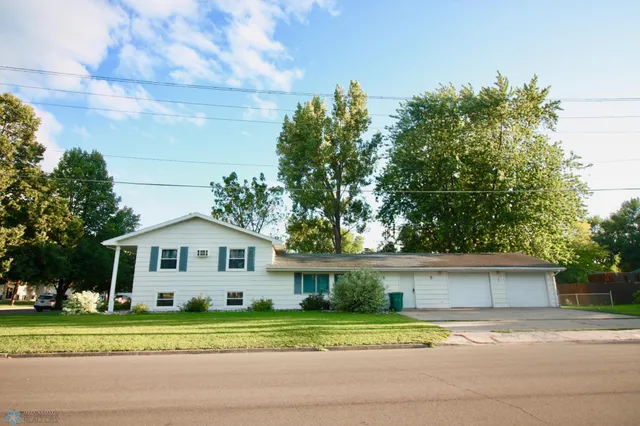 $315,000 | 429 14th Street North, Breckenridge, MN 56520