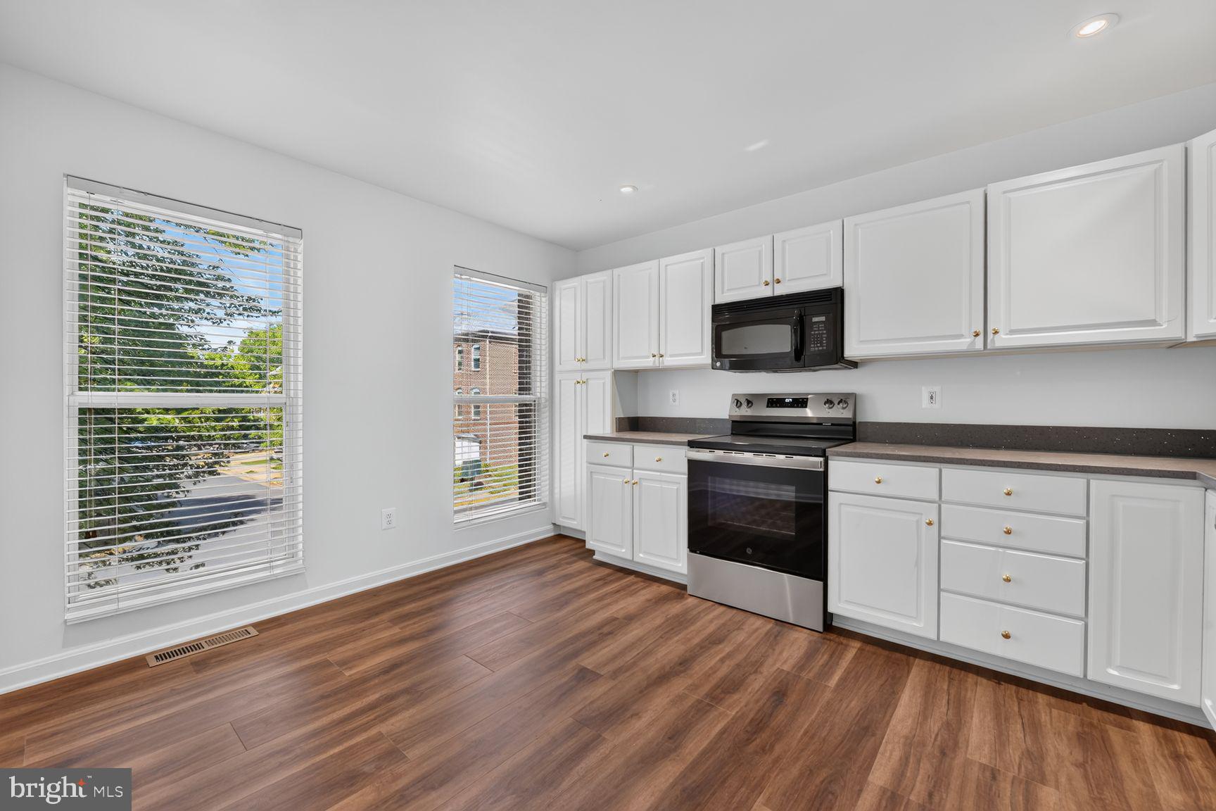 12054 Edgemere Circle Reston, VA 20190 - Photo 13 of 24