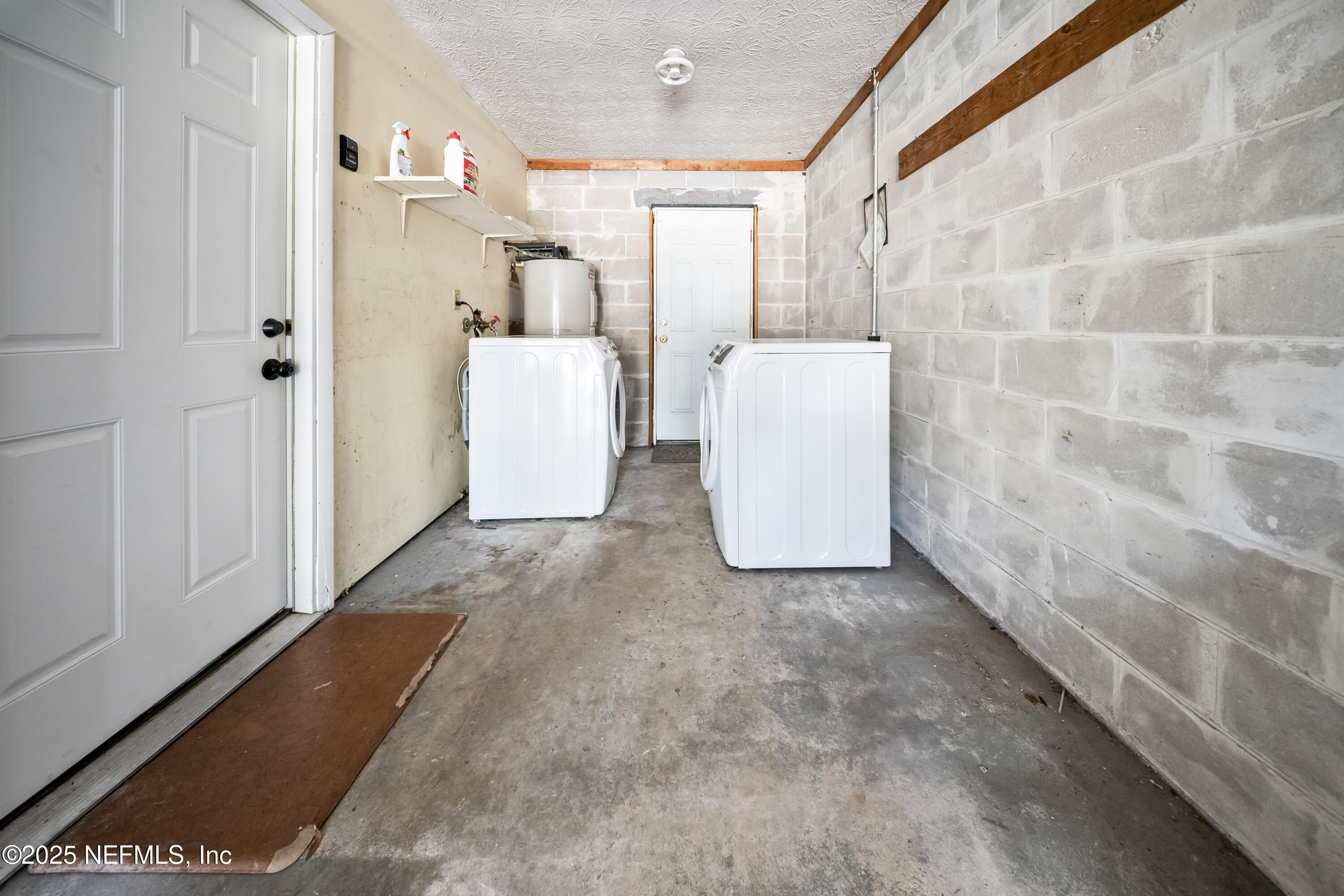 8342 Barracuda Road Jacksonville, FL 32244 - Photo 18 of 20 a view of an empty room