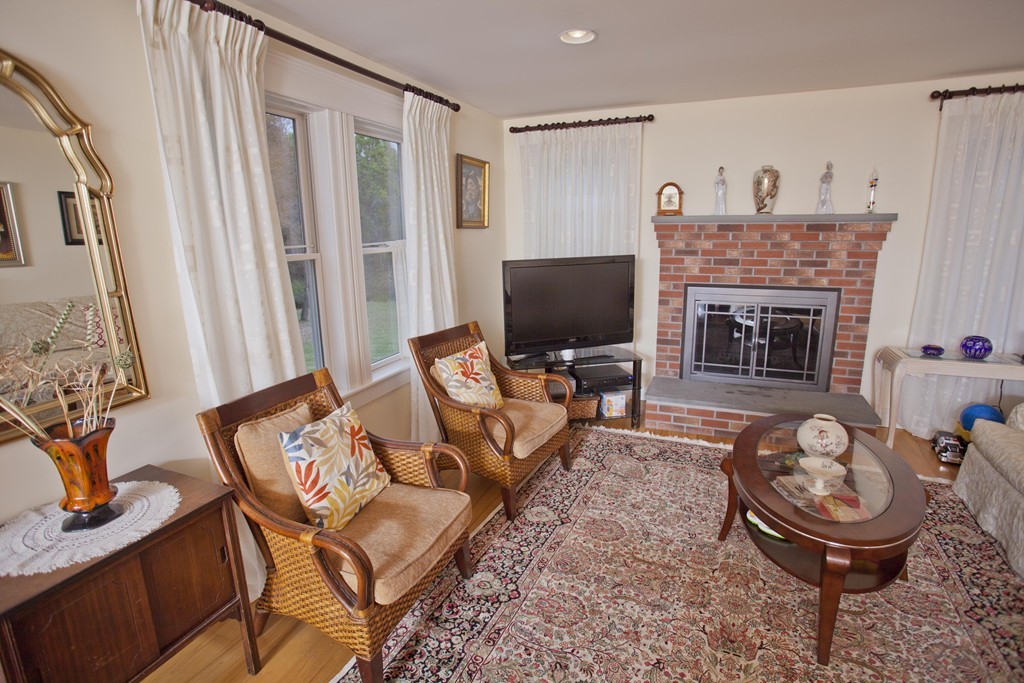 517 Westhampton Road Northampton, MA 01062 - Photo 8 of 28