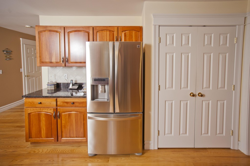 517 Westhampton Road Northampton, MA 01062 - Photo 9 of 28