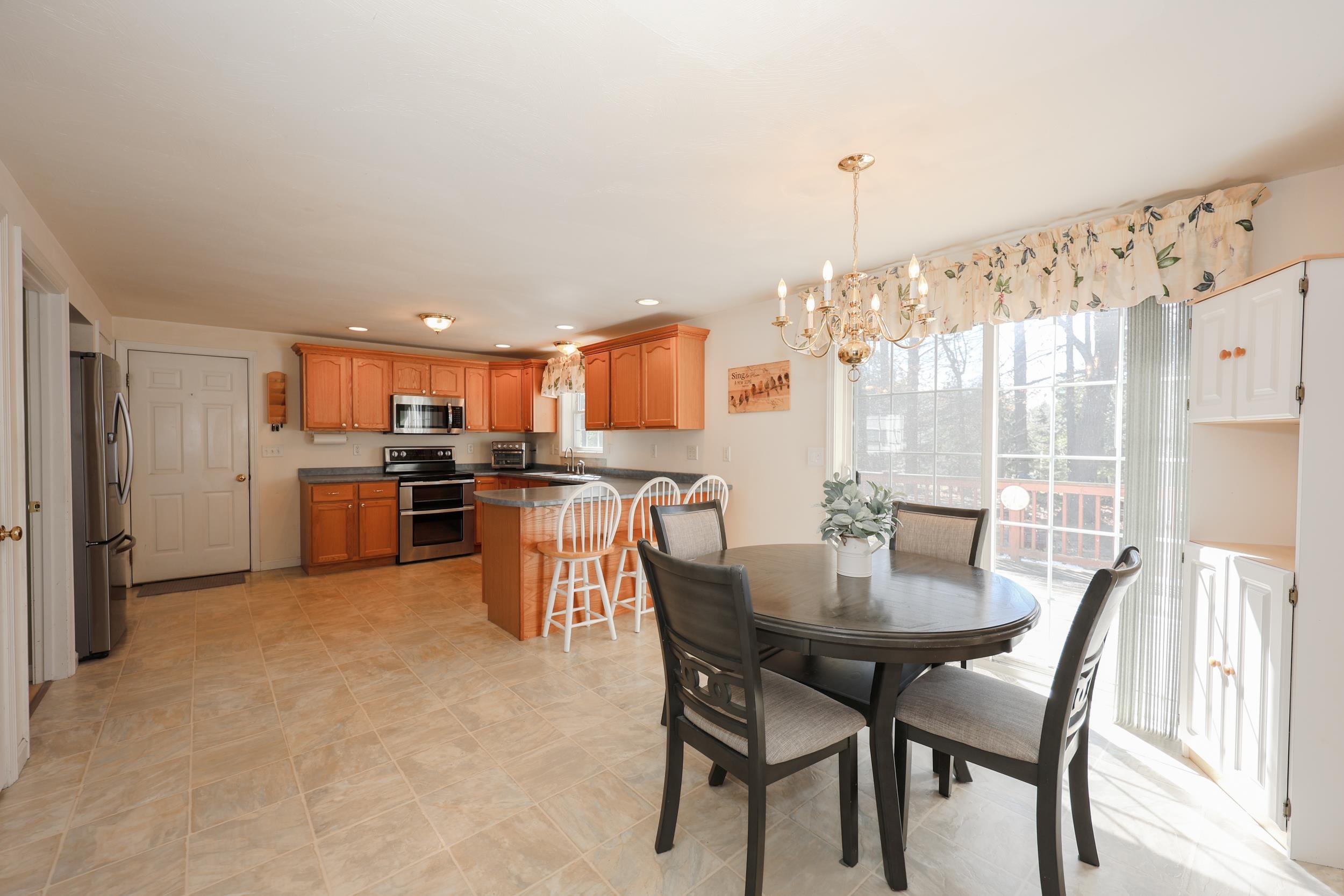 66 Sandy Brook Street Manchester, NH 03103 - Photo 11 of 49 Gallery Image 11