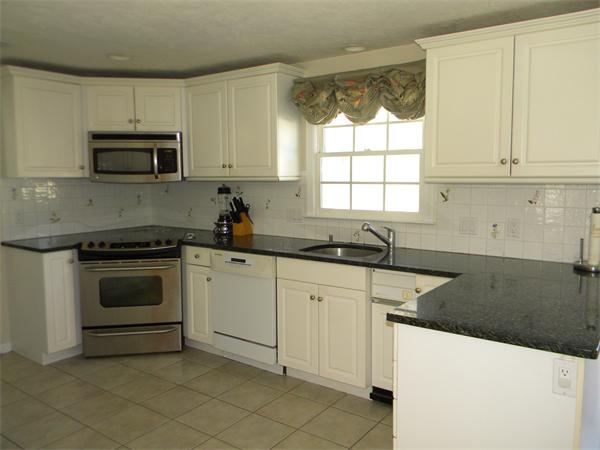 9 Deer Run Road Bellingham, MA 02019 - Photo 3 of 23 Gallery Image 3
