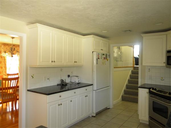 9 Deer Run Road Bellingham, MA 02019 - Photo 4 of 23 Gallery Image 4