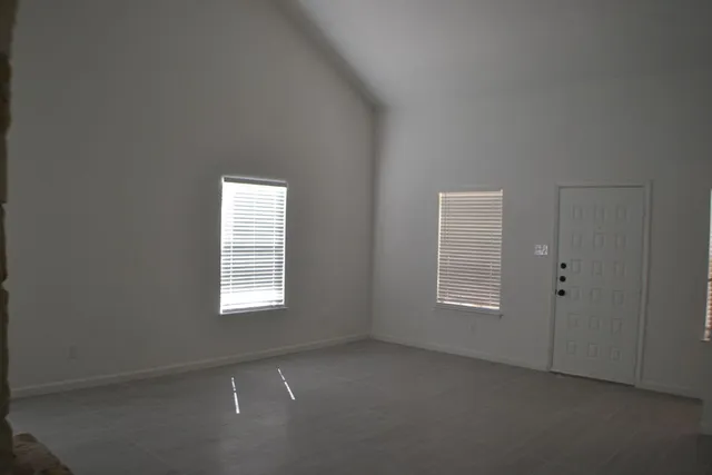 $2,295 | 4506 Adelphi Lane, Austin, TX 78727