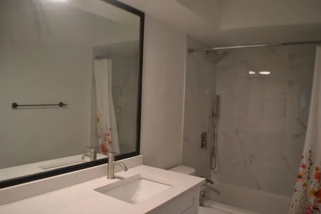 $2,295 | 4506 Adelphi Lane, Austin, TX 78727