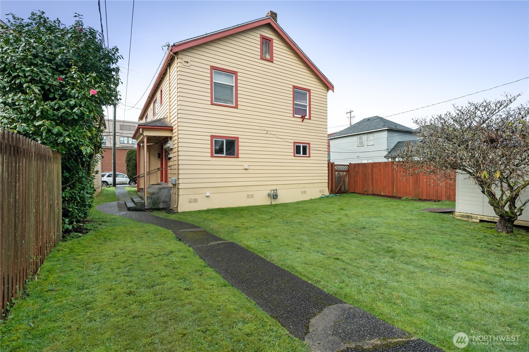 324 North F Street Aberdeen, WA 98520 - Photo 22 of 32 a view of a back yard of the house