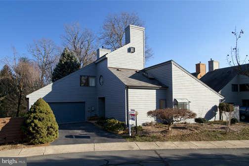 1983 Solaridge Court Reston, VA 20191 - Photo 1 of 20 Exterior (Front)