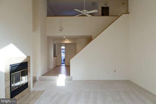 1983 Solaridge Court Reston, VA 20191 - Photo 2 of 20 Living Room
