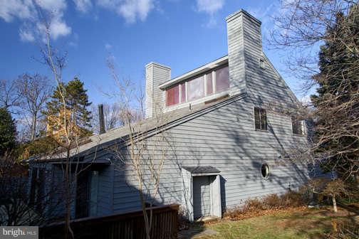 1983 Solaridge Court Reston, VA 20191 - Photo 19 of 20 Exterior (Rear)