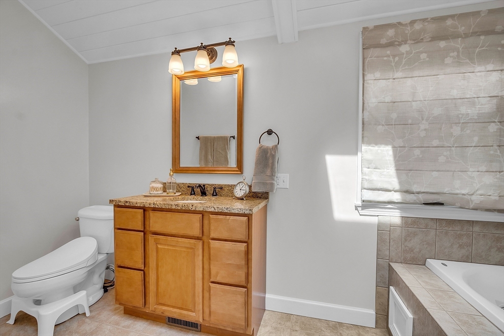 4 William Road Billerica, MA 01821 - Photo 20 of 41 Gallery Image 20