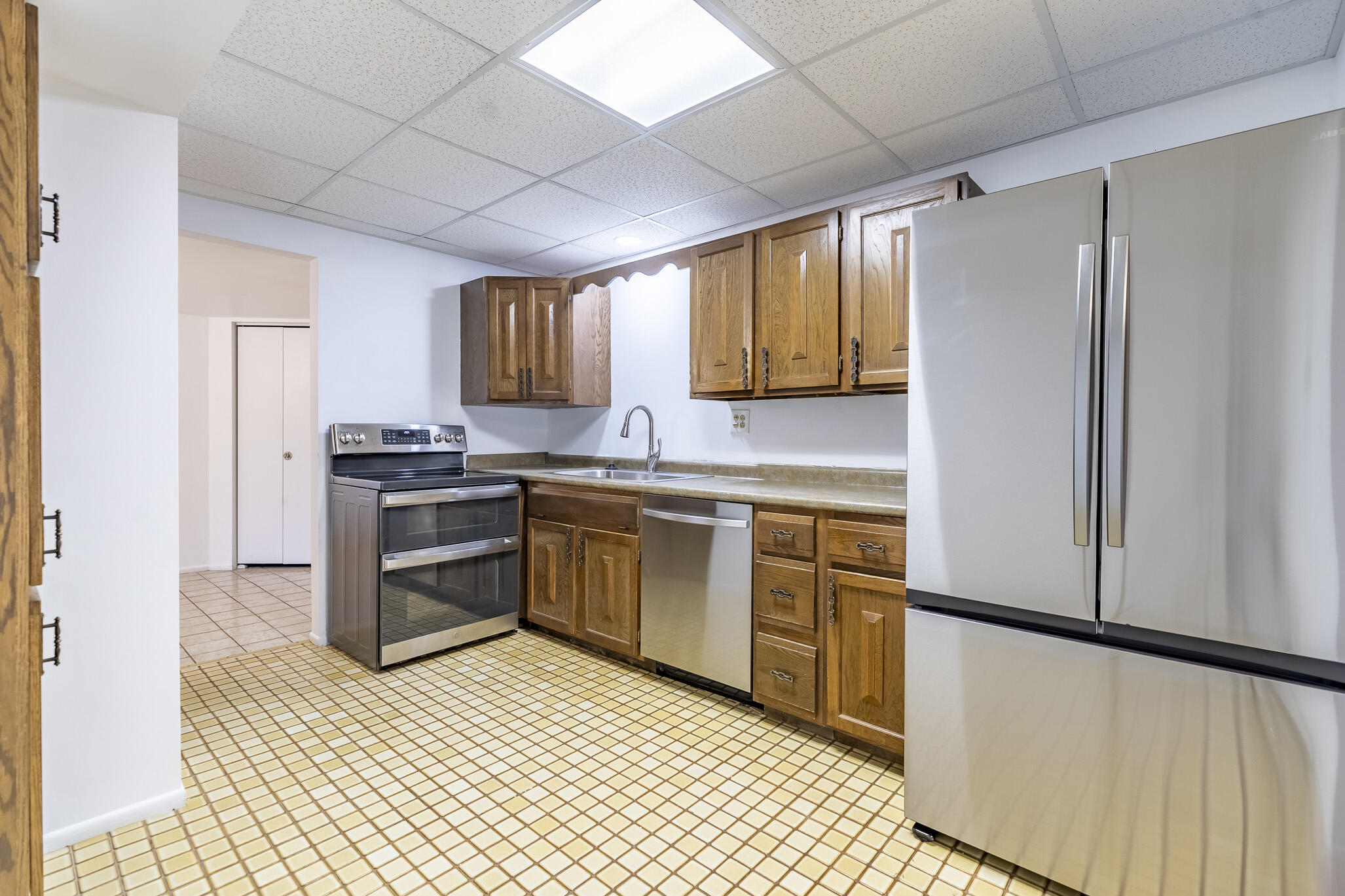 8750 Harrison Avenue, Unit 211 Munster, IN 46321 - Photo 14 of 36 2054x1369