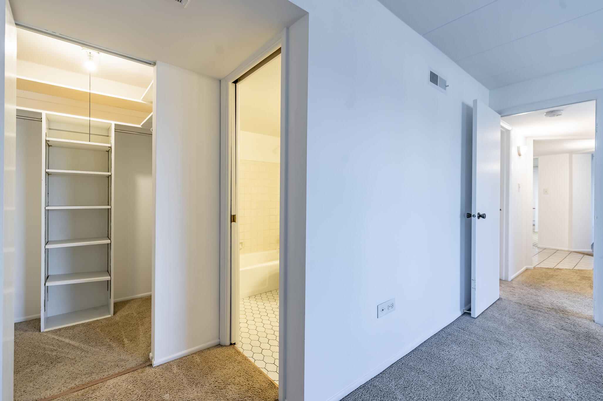 8750 Harrison Avenue, Unit 211 Munster, IN 46321 - Photo 23 of 36 2054x1369