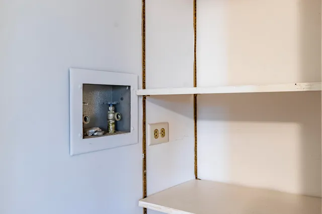 $211,999 | 8750 Harrison Avenue, Unit 211, Munster, IN 46321