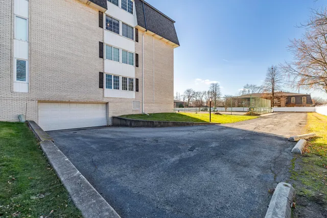 $211,999 | 8750 Harrison Avenue, Unit 211, Munster, IN 46321