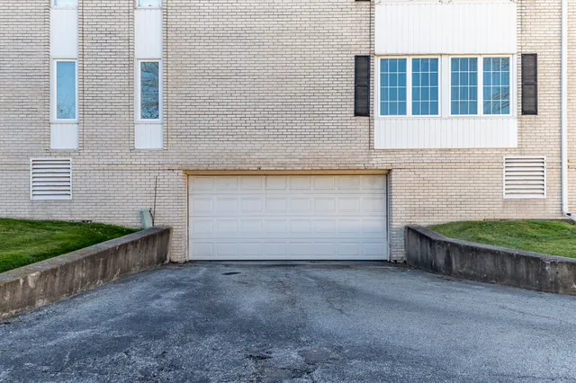 $211,999 | 8750 Harrison Avenue, Unit 211, Munster, IN 46321