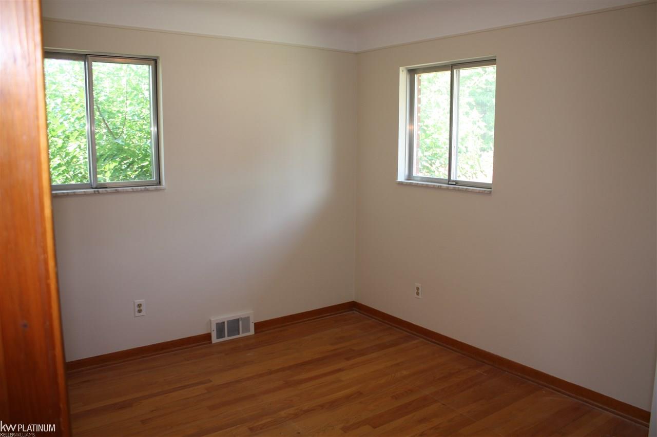 26367 Burg Road Warren, MI 48089 - Photo 14 of 29