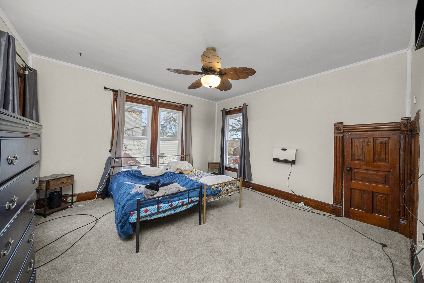 516 Catherine Street Ottawa, IL 61350 - Photo 25 of 38 a living room with furniture and window