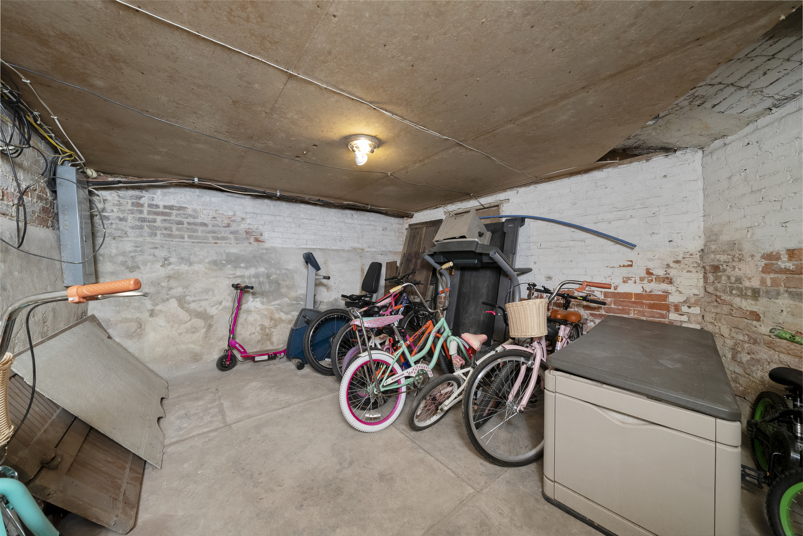 516 Catherine Street Ottawa, IL 61350 - Photo 30 of 38 a utility room with gym equipment