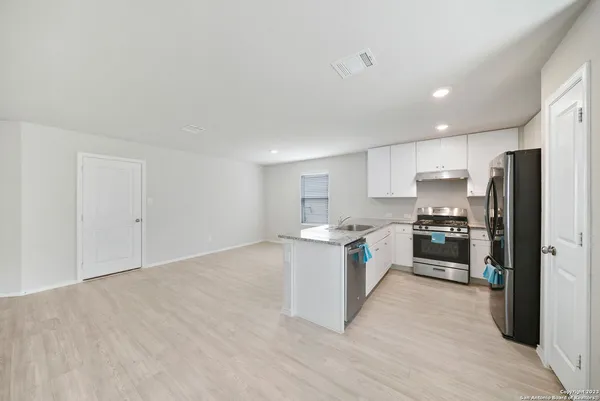 $1,975 | 10135 Braun Cloud, San Antonio, TX 78254