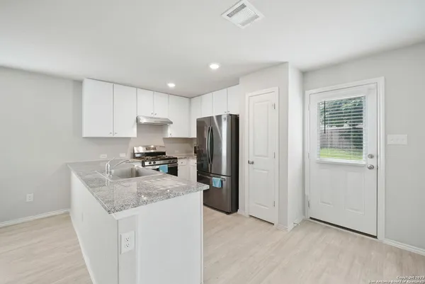 $1,975 | 10135 Braun Cloud, San Antonio, TX 78254