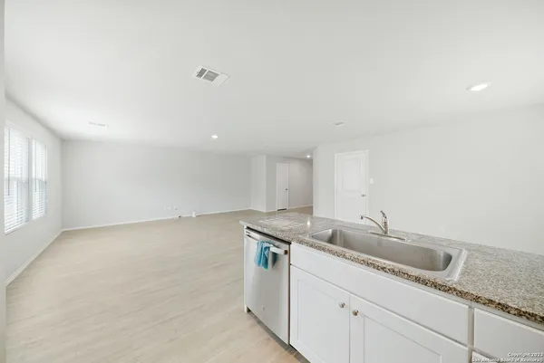 $1,975 | 10135 Braun Cloud, San Antonio, TX 78254