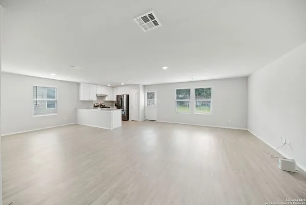 $1,975 | 10135 Braun Cloud, San Antonio, TX 78254