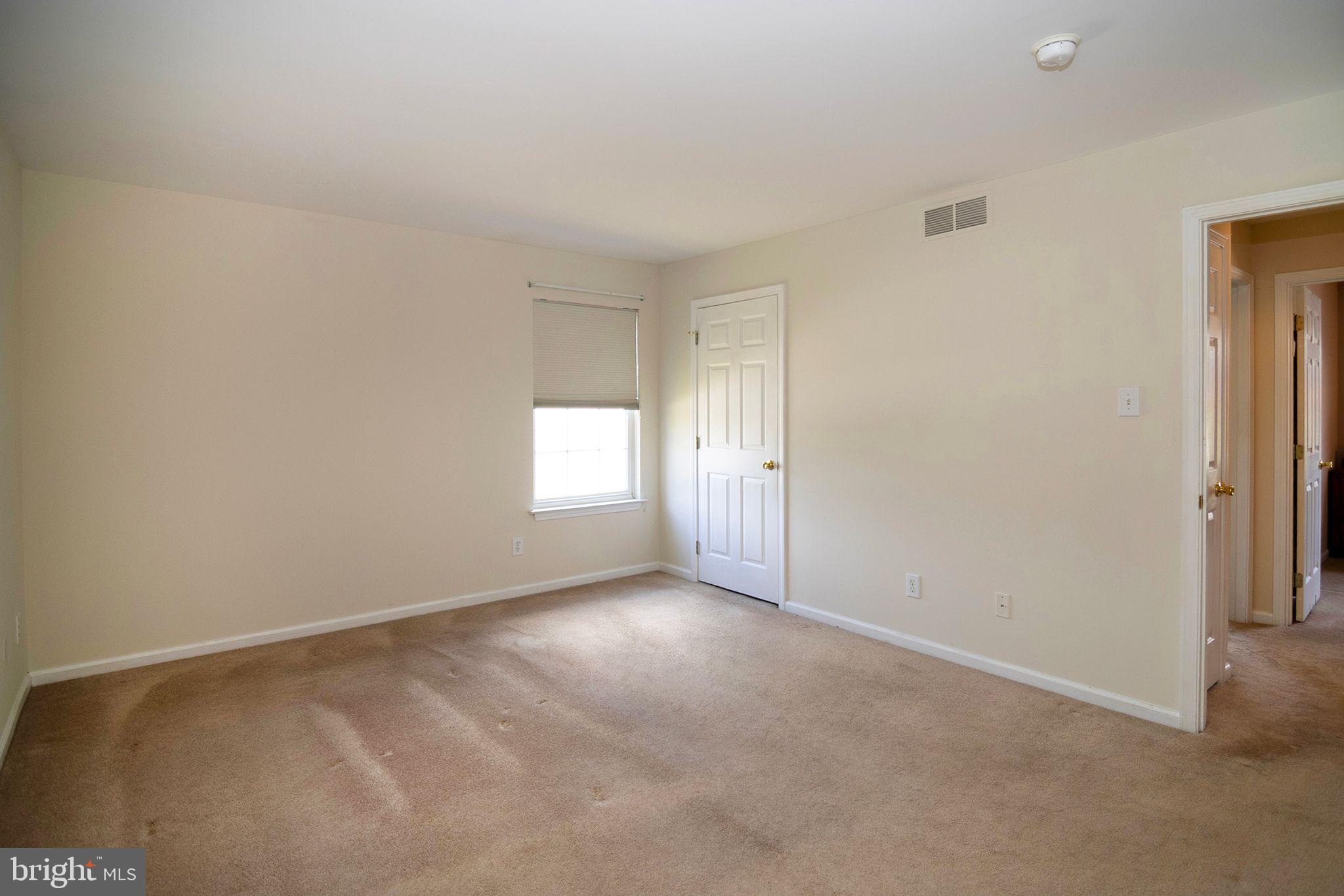 34 Chestertown Road Sicklerville, NJ 08081 - Photo 33 of 52 Main Bedroom: Carpeting, Walk In Closet, 6 Panel D