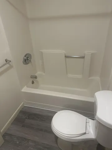 $1,425 | 16 Manning Street, Unit 211, Derry, NH 03038