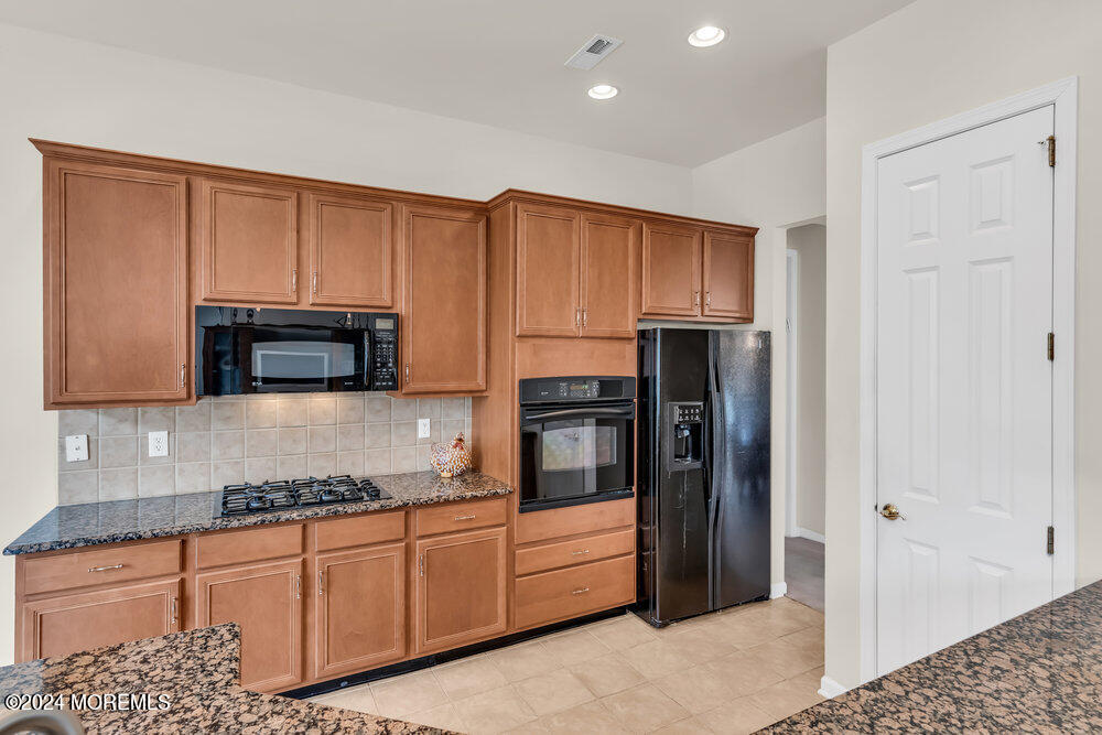 42 Bay Hill Road Jackson, NJ 08527 - Photo 18 of 54 028_dsc02445