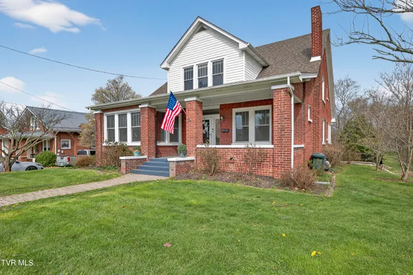 $331,300 | 415 East Main Street, Marion, VA 24354