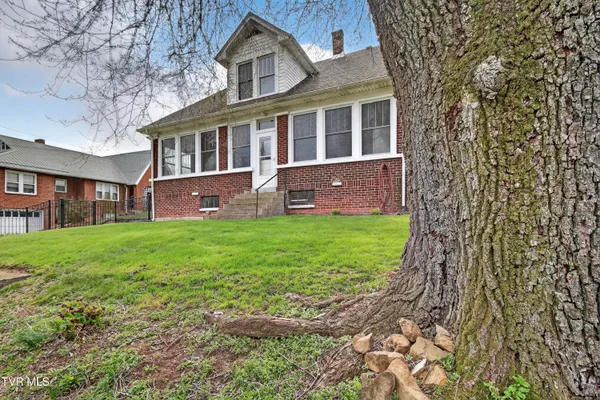 $331,300 | 415 East Main Street, Marion, VA 24354