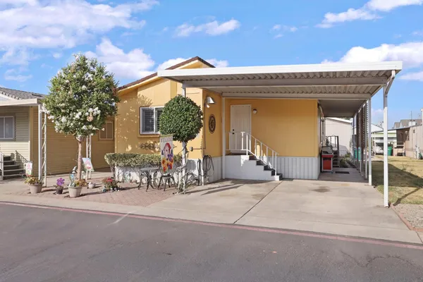 a view of a house with outdoor space
