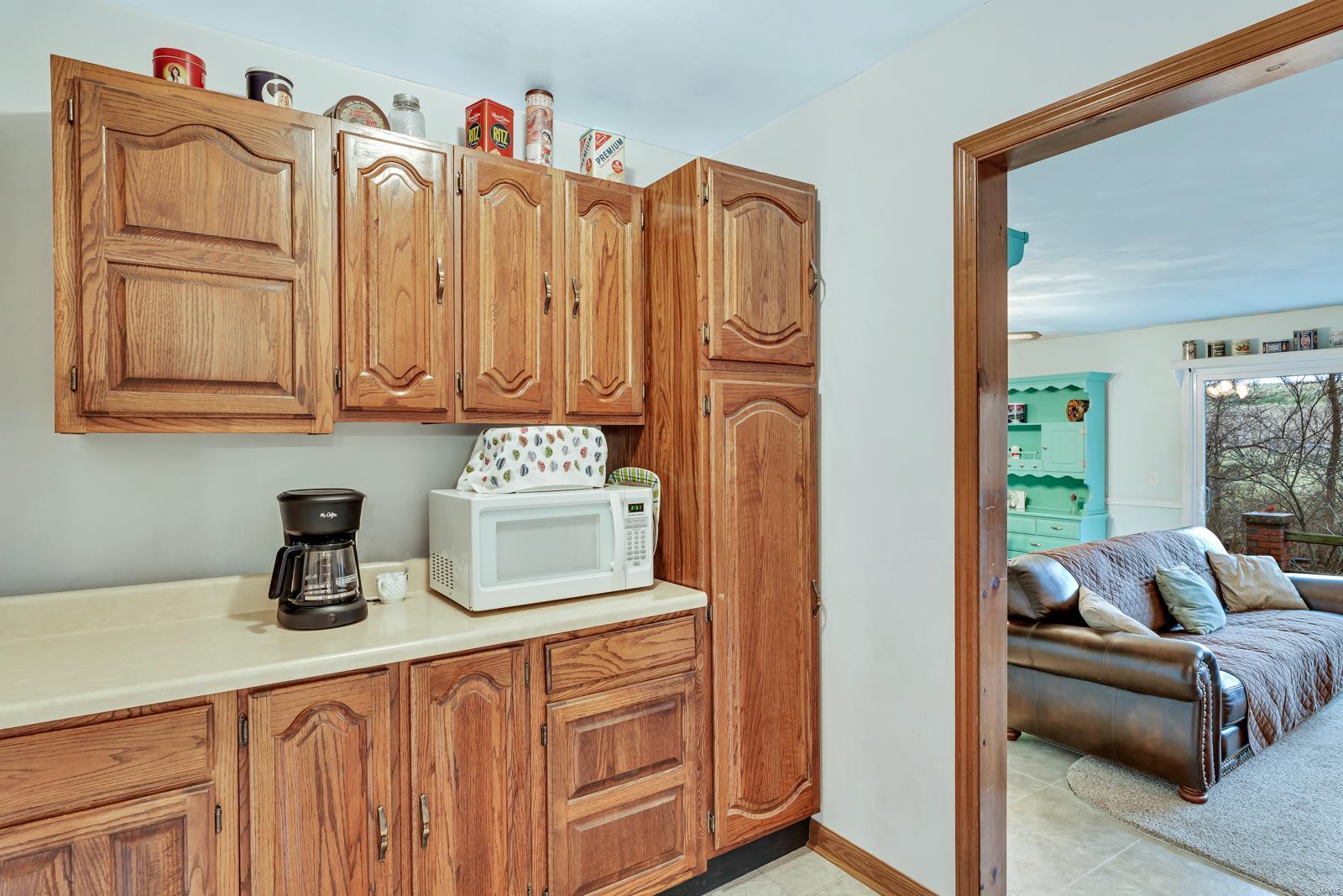 144 Gall Road Columbia, IL 62236 - Photo 11 of 35 Gallery Image 11