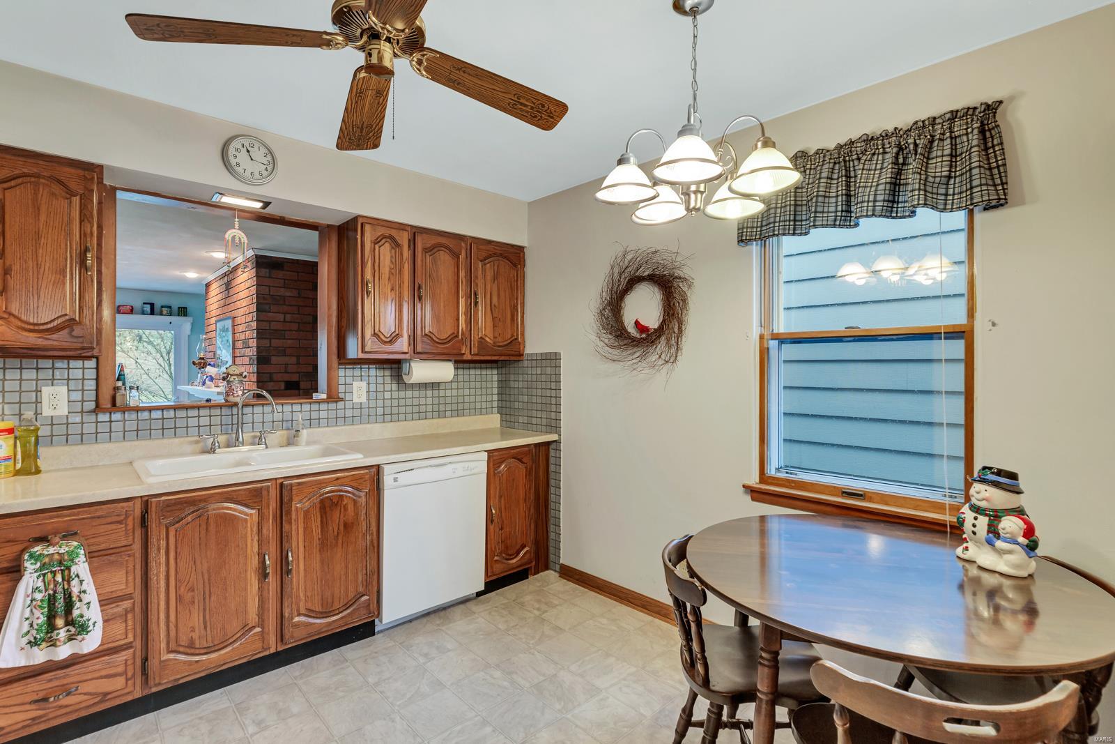 144 Gall Road Columbia, IL 62236 - Photo 7 of 35 Gallery Image 7