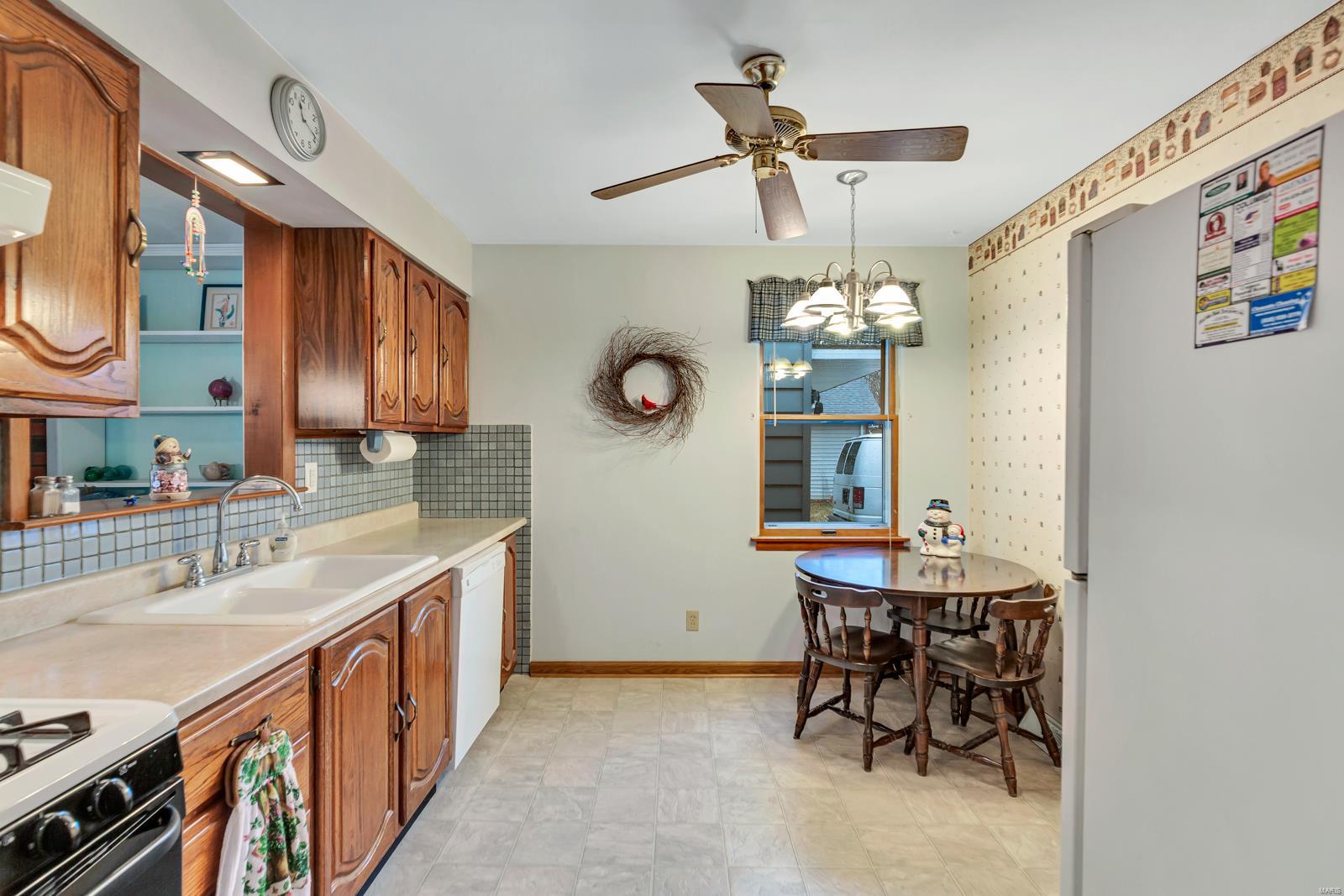 144 Gall Road Columbia, IL 62236 - Photo 9 of 35 Gallery Image 9