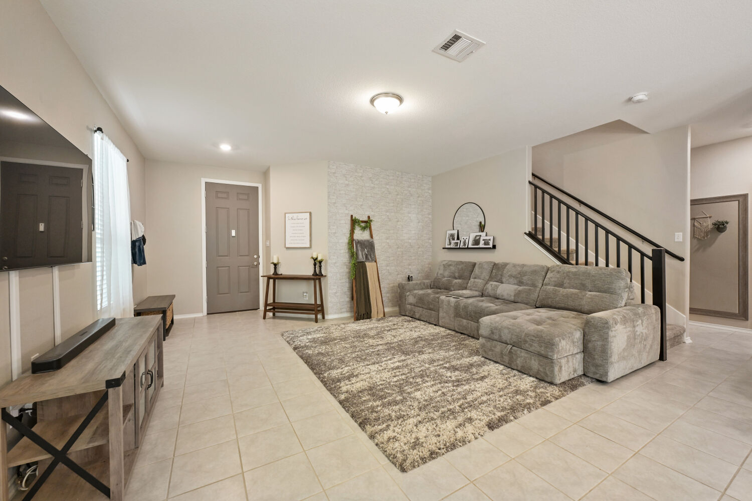 175 Gustaf Trail Kyle, TX 78640 - Photo 4 of 28 Spacious living area