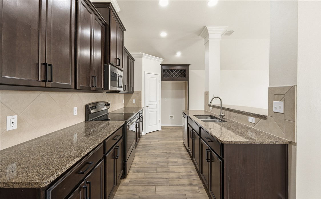 2211 Mangrove Drive Portland, TX 78374 - Photo 2 of 11