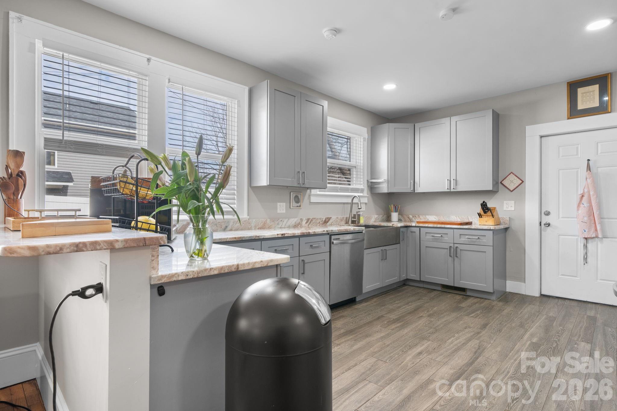 115 12th Street Southwest Hickory, NC 28602 - Photo 12 of 35